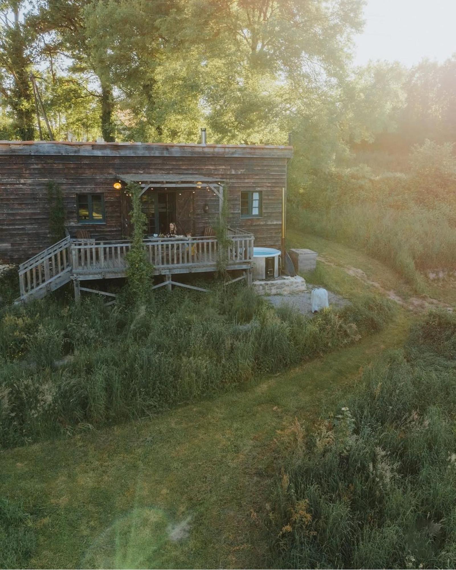 La Ferme Du Pont De Maumy, Cabane Au Bord De L'Etang Et Bain Nordique Busserolles エクステリア 写真